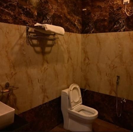 Hotel Raghuveer Inn By Bookingcare Sitapur Muafi Экстерьер фото