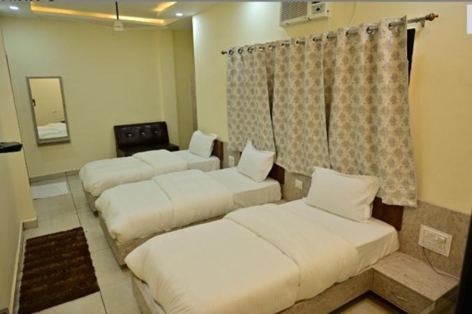 Hotel Raghuveer Inn By Bookingcare Sitapur Muafi Экстерьер фото
